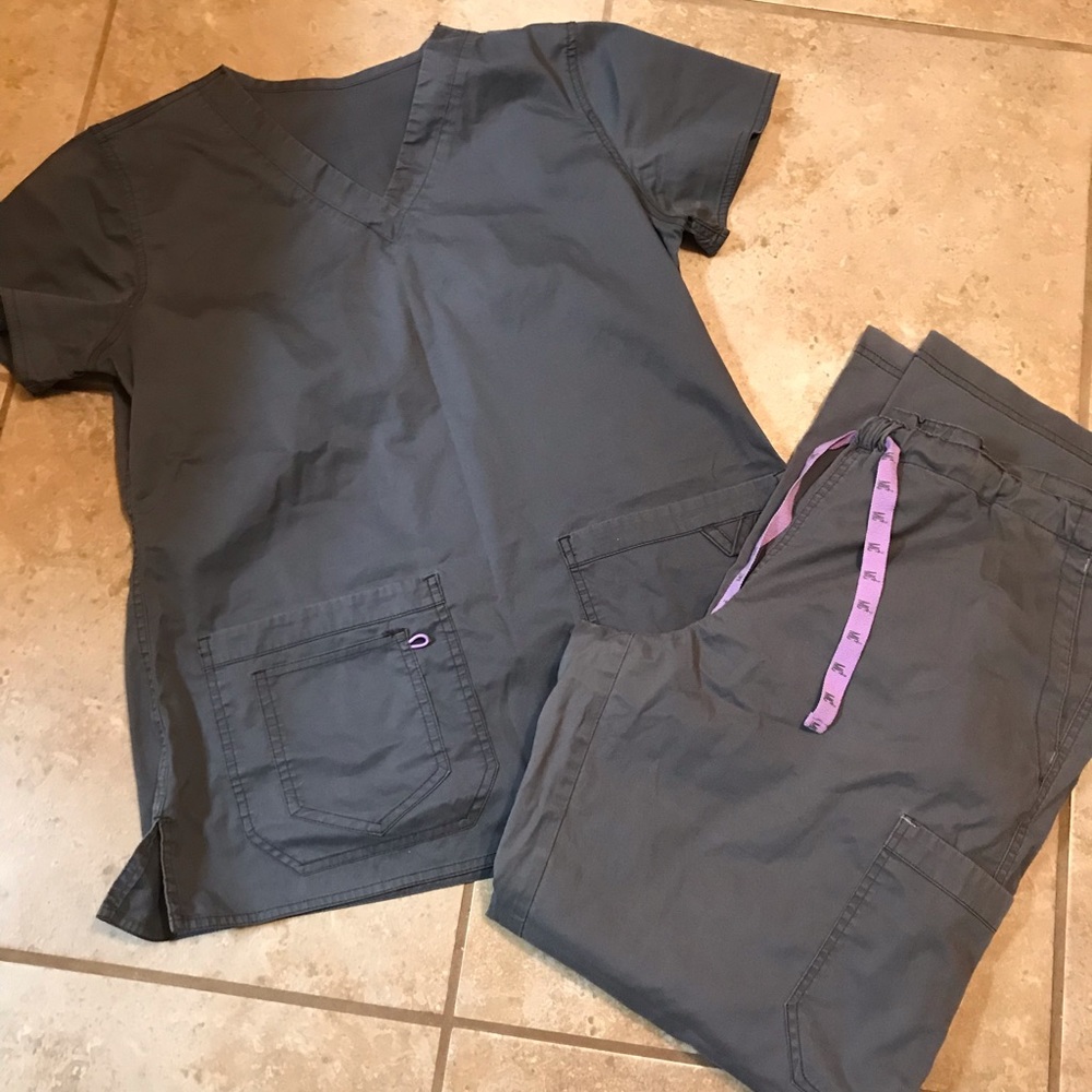 Mc 2 scrub set gray.
